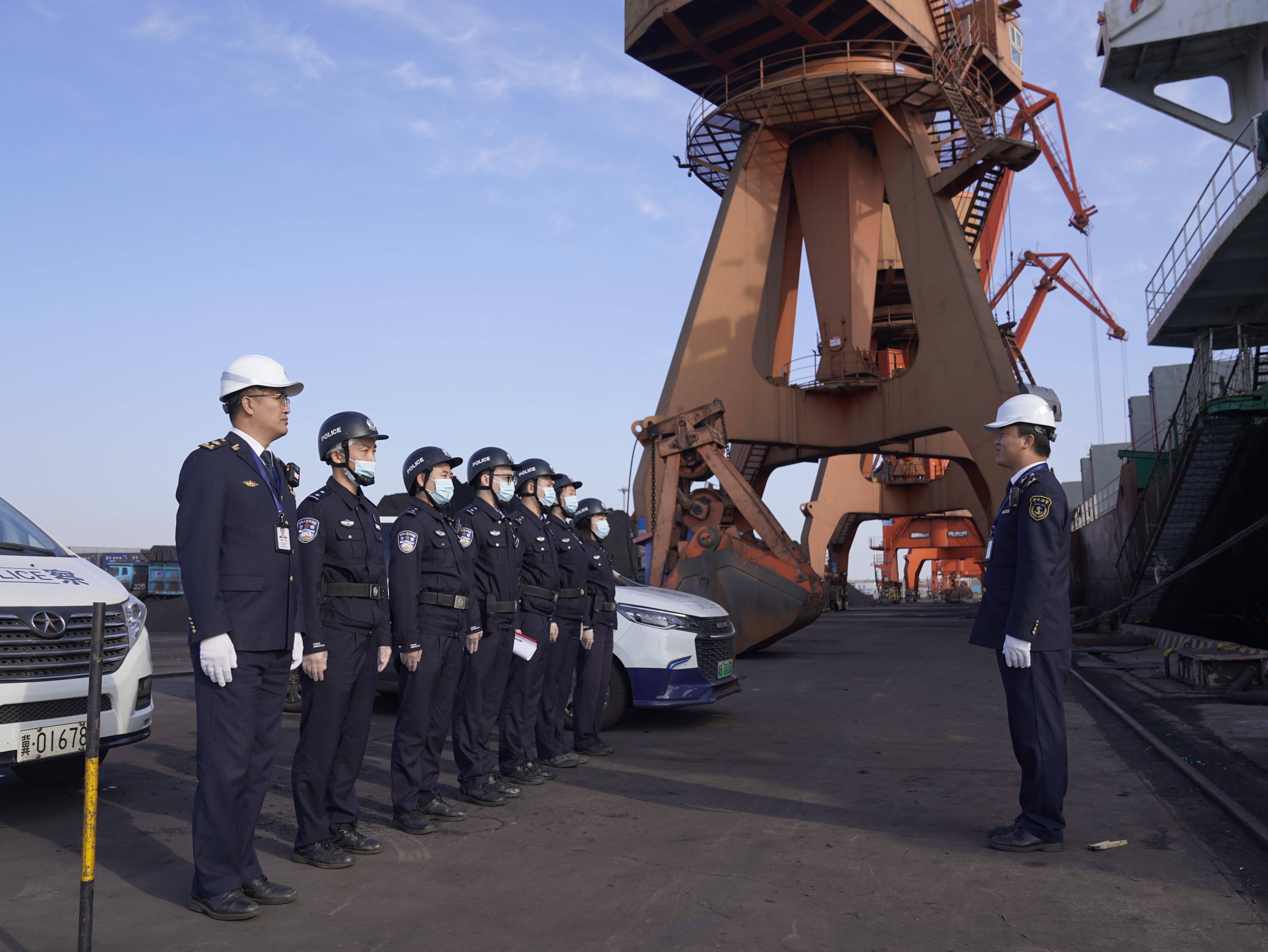 党建“手拉手” 执法“肩并肩”！——唐山边检与京唐港海事联动践行全会精神 筑牢国门安全防线_fororder_微信图片_20251113110035_34_284