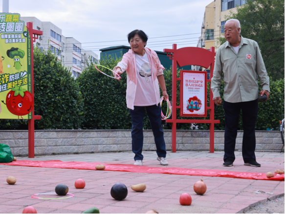 沧州市新华区：邻里趣味运动会 共筑民族团结情_fororder_沧州市新华区：邻里趣味运动会 共筑民族团结情559