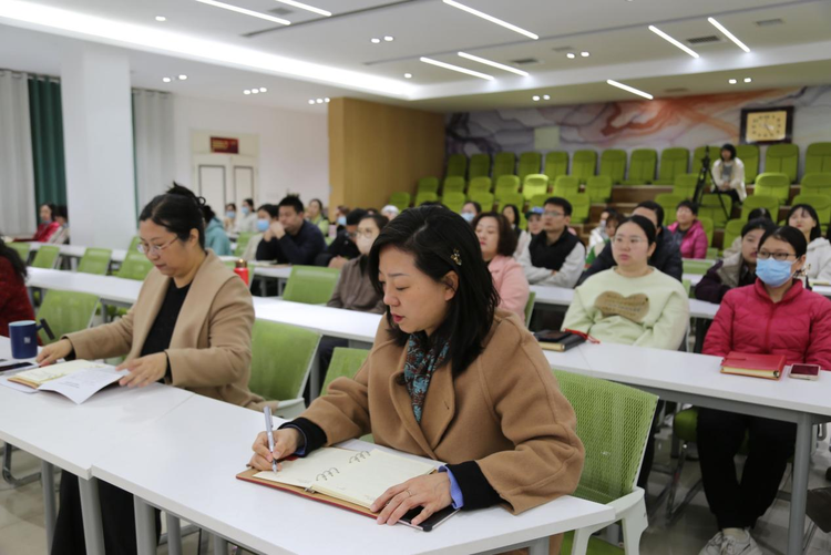 保定市青年路幼儿园工会2025年三八妇女节师德师风表彰大会_fororder_图片3