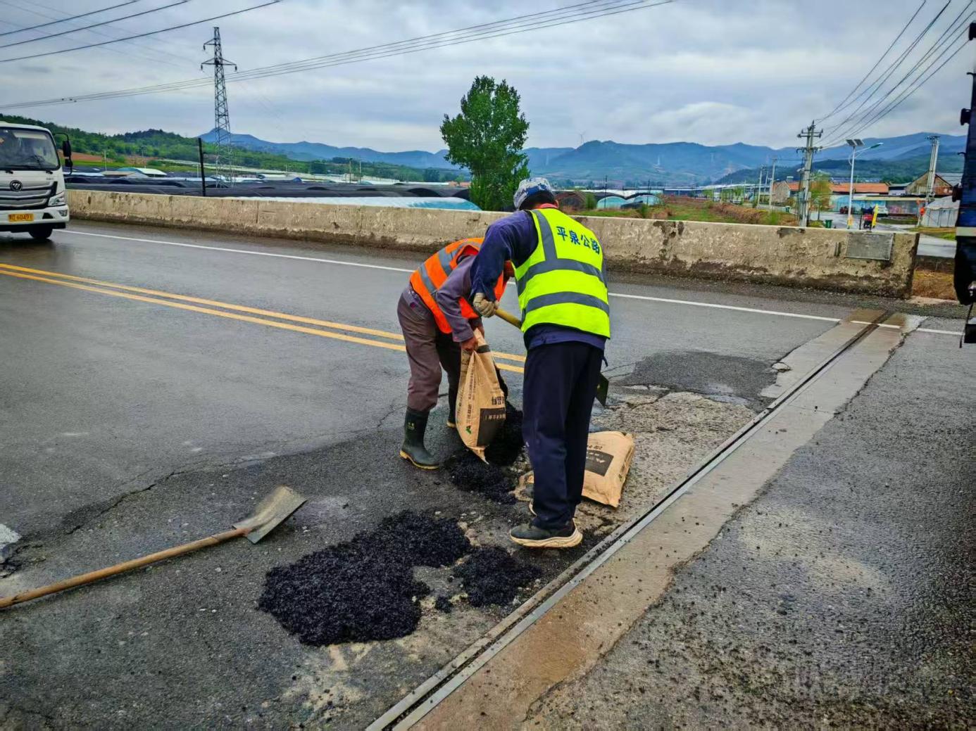 河北平泉：以养代修强根基 路域焕新惠民生_fororder_image001