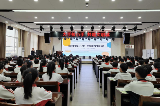 保定徐水：“城管蓝”牵手“红领巾” 共育城市文明“小卫士”_fororder_保定徐水：“城管蓝”牵手“红领巾” 共育城市文明“小卫士”30