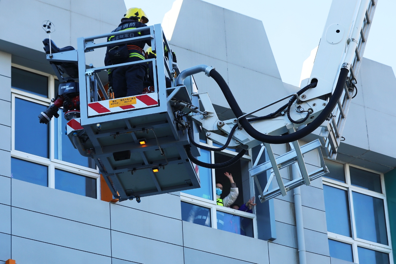 河北张家口：应急演练进校园_fororder_0ce4f9c16c97568d382bb5e6fb103096