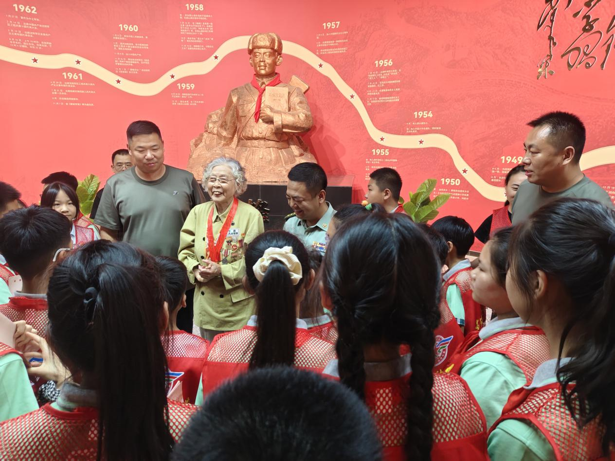 河北青县：童心向党迎七一  雷锋精神润童心_fororder_图片2