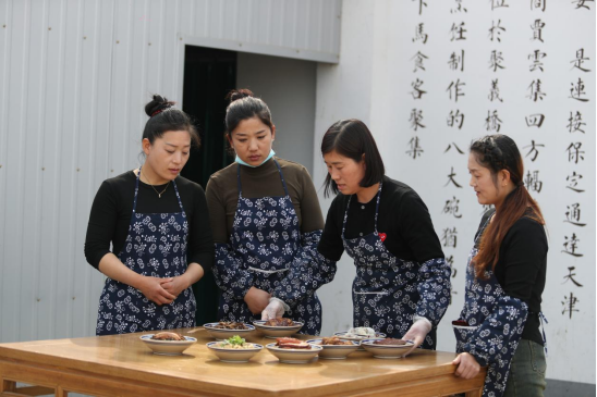 保定市徐水区：霍大芳传承传统美食　助力妇女就业致富_fororder_保定市徐水区：霍大芳传承传统美食　助力妇女就业致富1020