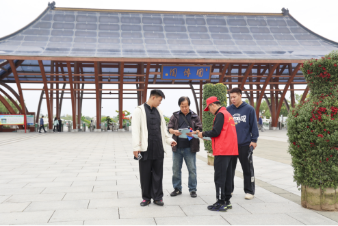河北沧州：出租车变身“流动文旅宣传站”_fororder_20250923河北沧州：出租车变身“流动文旅宣传站”517