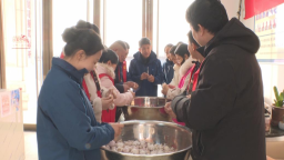 石家庄市鹿泉区林溪社区：浓情腊八至 温暖邻里心