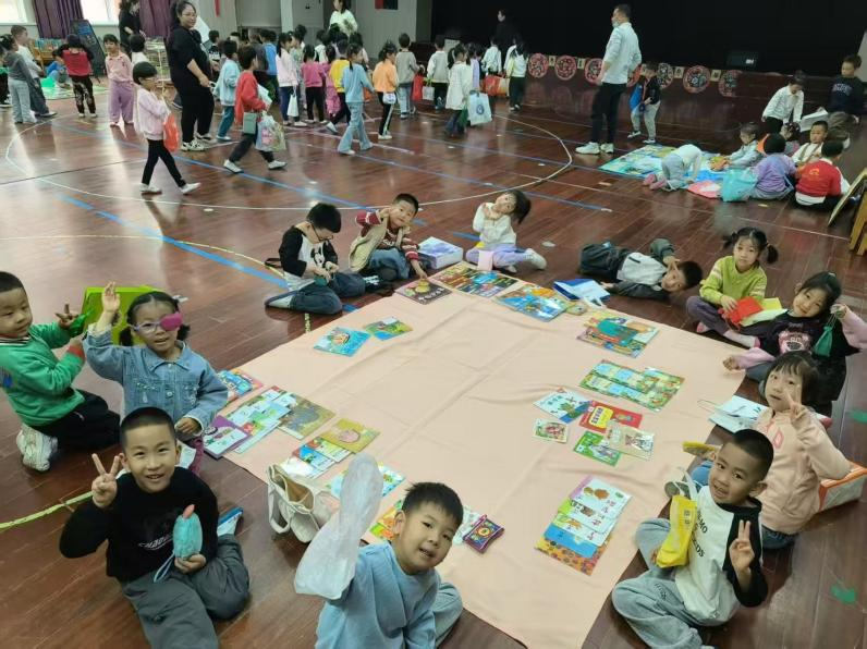 保定市青年路幼儿园举办跳蚤市场活动_fororder_图片4