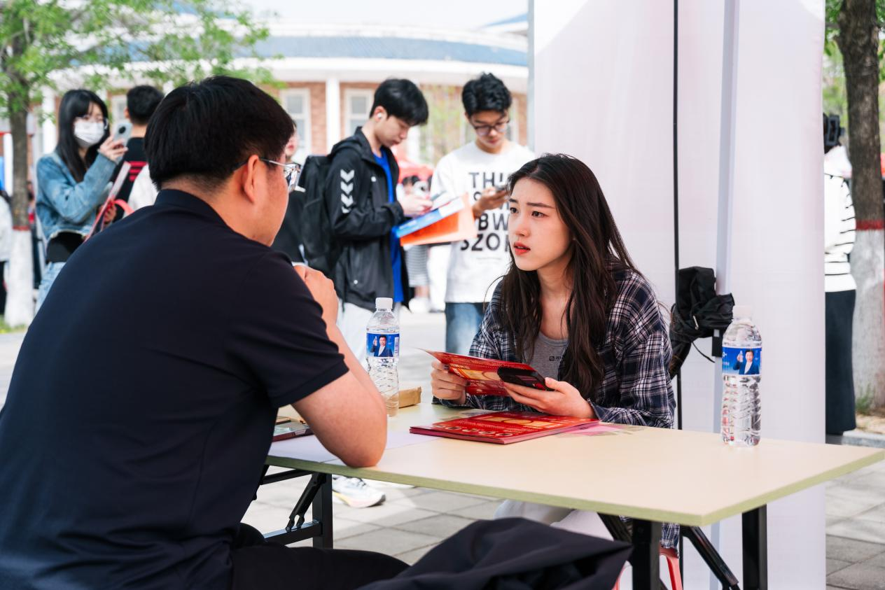 河北农业大学渤海校区2025年春季就业双选会成功举办_fororder_图片3