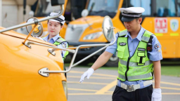 石家庄市鹿泉区：开学前 校车 “赶考” 安全关