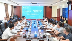 保变电气与华北电力大学签署校企合作协议