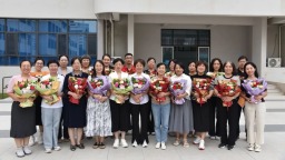 石家庄市第二十三中学举行2025年青年教师拜师仪式