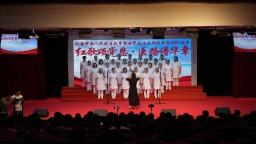 河北迁安：医护人员唱响爱国最强音