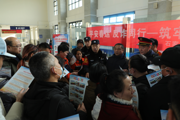 保定徐水：护航春运“暖心路”_fororder_图片 1