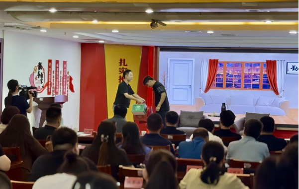 保定徐水：暑期实践大学生成功创作移风易俗主题小品_fororder_保定徐水：暑期实践大学生成功创作移风易俗主题小品58