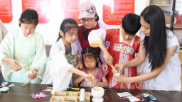河北高阳：巧手做香囊迎端午