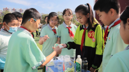 河北青县：校园科技节点亮少年科学梦