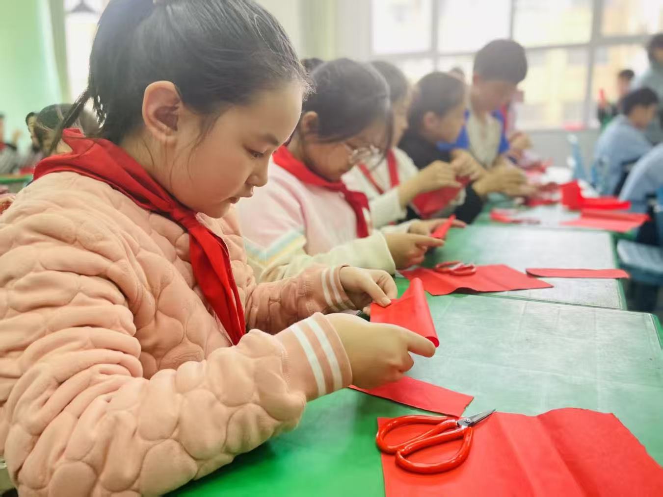 石家庄市龙腾小学开展非遗进校园活动_fororder_微信图片_20250220085148
