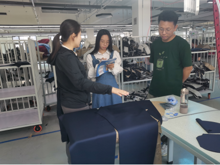 阜平县零工市场精准开展民营企业服务月走访活动_fororder_图片1