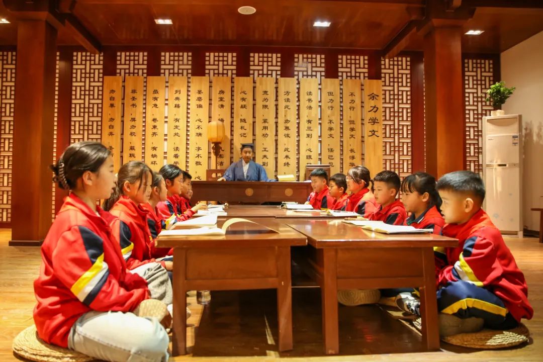 石家庄市鹿泉区：解锁书籍封印开启灵魂奇旅 世界读书日活动精彩纷呈_fororder_image005