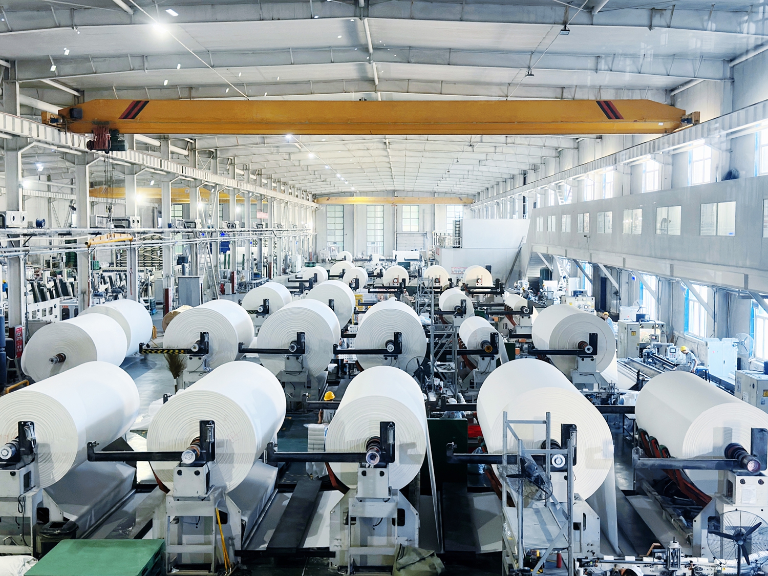 图片默认标题_fororder_金博士生产车间 供图 满城区工信局