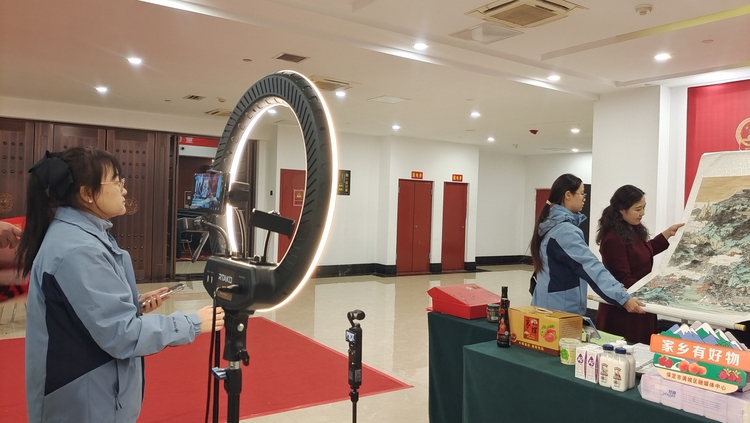保定市滿城區:兩會融媒會客廳 邀您來做客