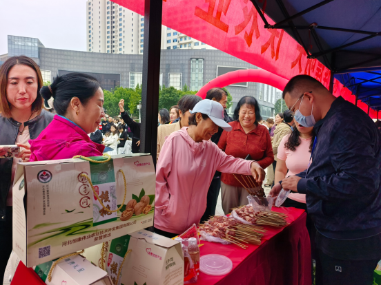 河北曲阳举行庆祝第八届中国农民丰收节暨农特产品展销活动_fororder_河北曲阳：庆祝第八届中国农民丰收节暨农特产品展销活动成功举行511