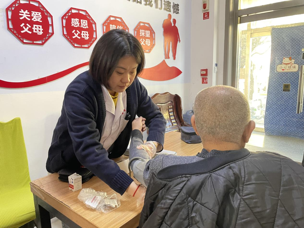 河北平泉开展“12·5”国际志愿者志愿服务活动