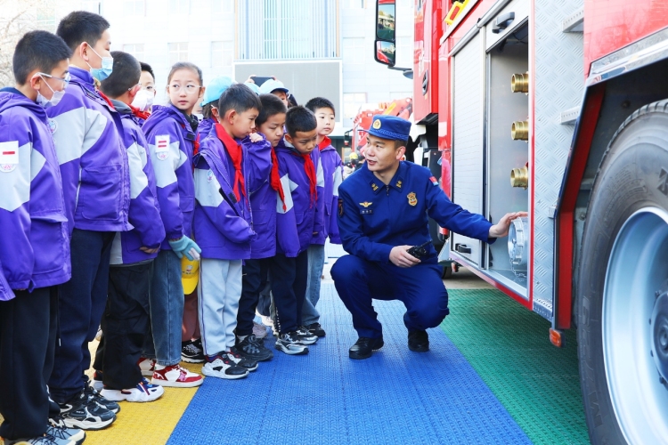 河北张家口：应急演练进校园_fororder_337ec753c3c69ef42d46aa40d6eea5de