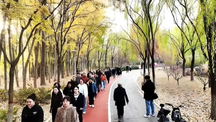 保定博野：举办职工健步走活动_fororder_2