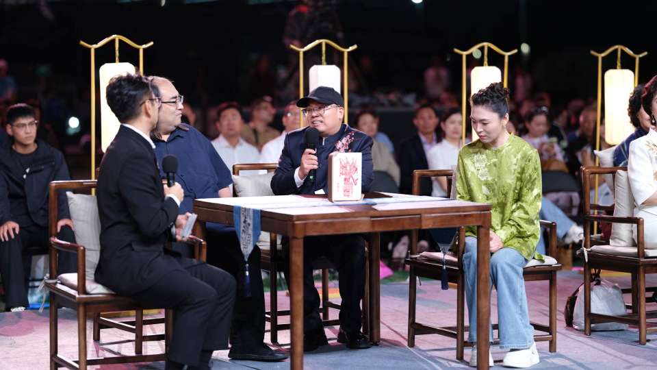 觅稀世珍华 现无双绝响 总台《举世无双·2025稀有剧种盛典》成功录制_fororder_7图：台州乱弹 现场采访