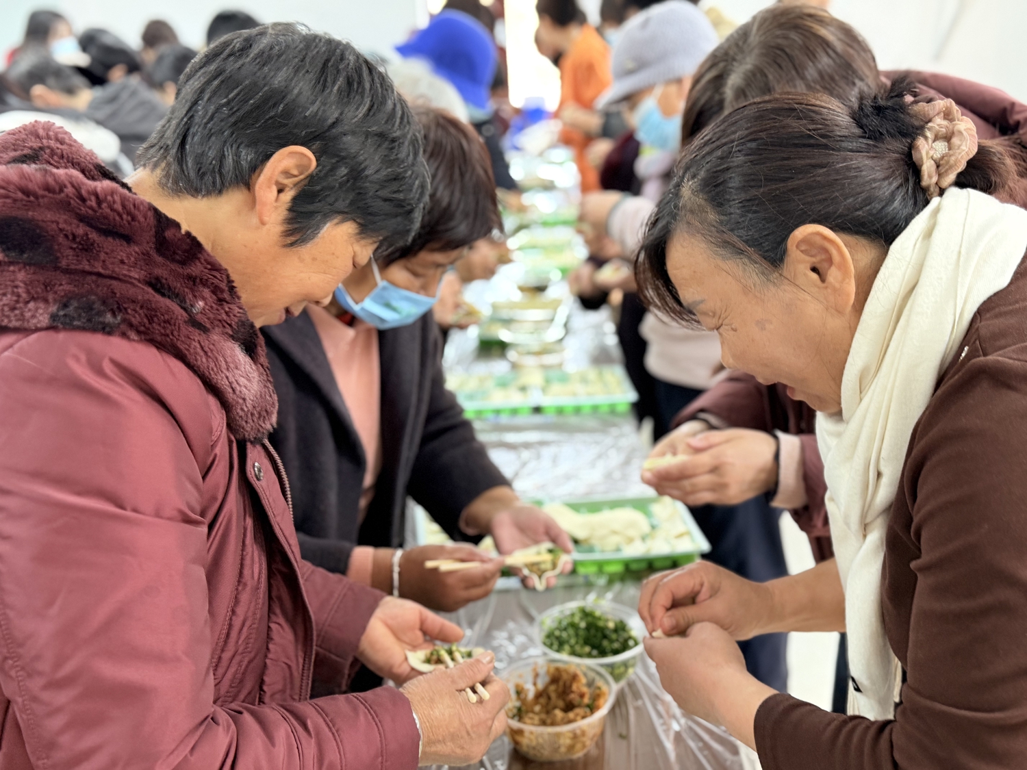 保定市满城区：包饺子 品年味 传递冬日温情