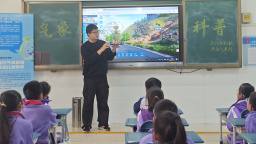 河北高阳：多彩创意活动助成长