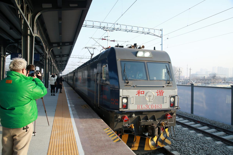 旅客点赞京沪铁路沧州站新站房