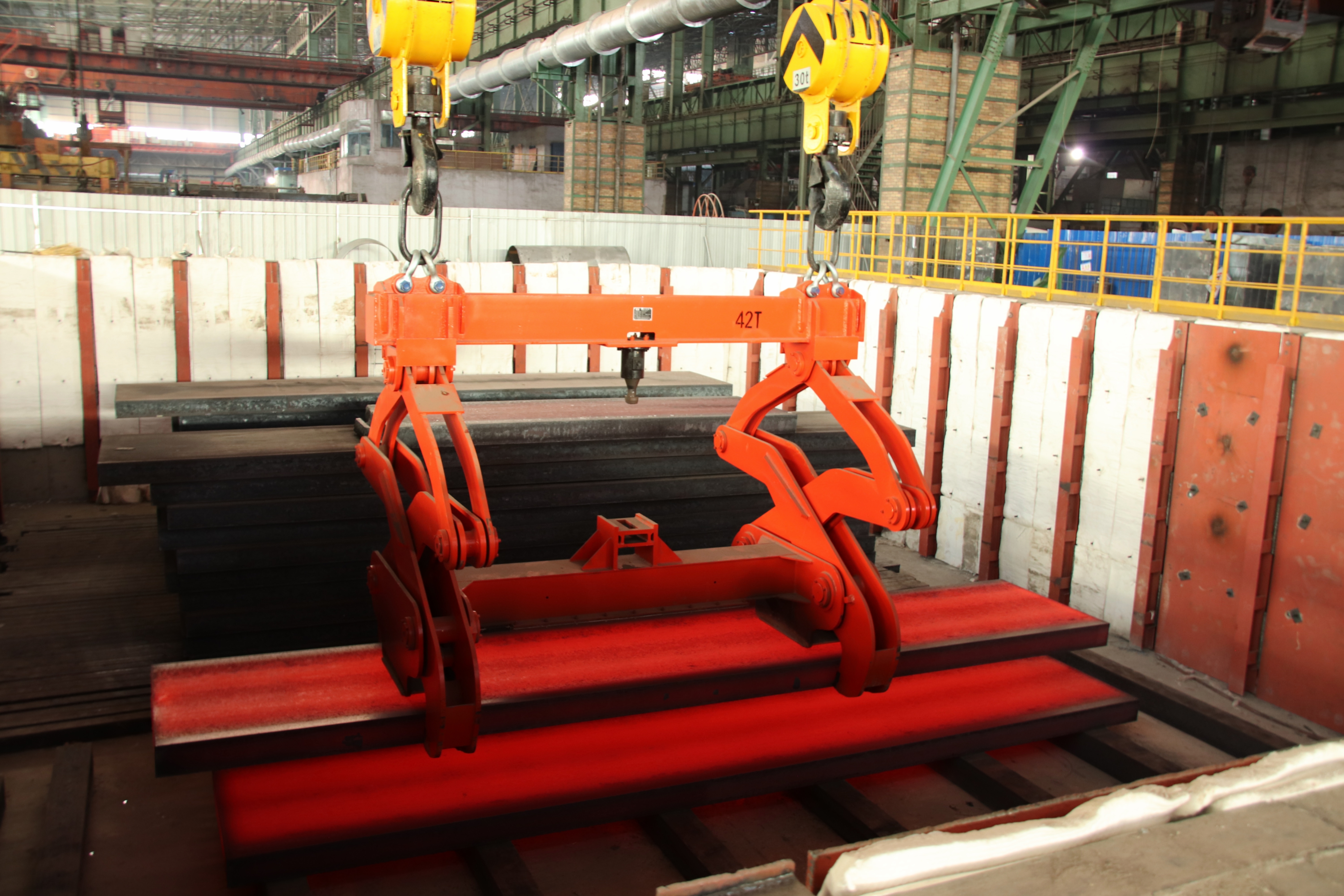 河钢全球首条氢冶金绿色汽车板连铸生产线投产