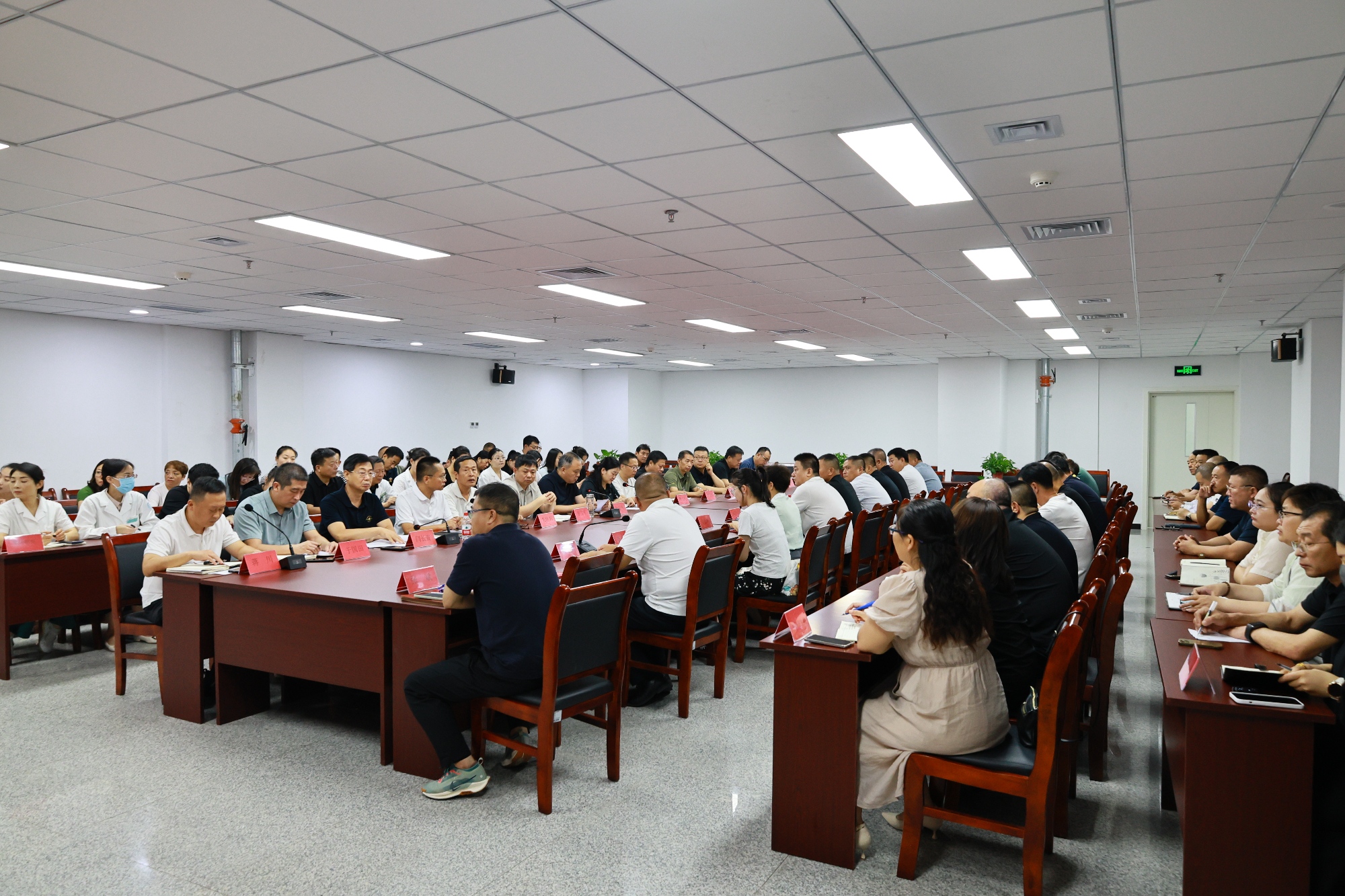 图片默认标题_fororder_卫健系统干部职工与社会监督员进行座谈交流 摄影 赵凡舒