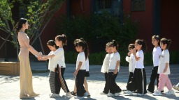 河北沧州：“萌娃”开启小学旅程