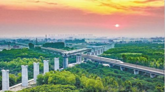 雄忻高铁跨京广高铁转体桥成功转体