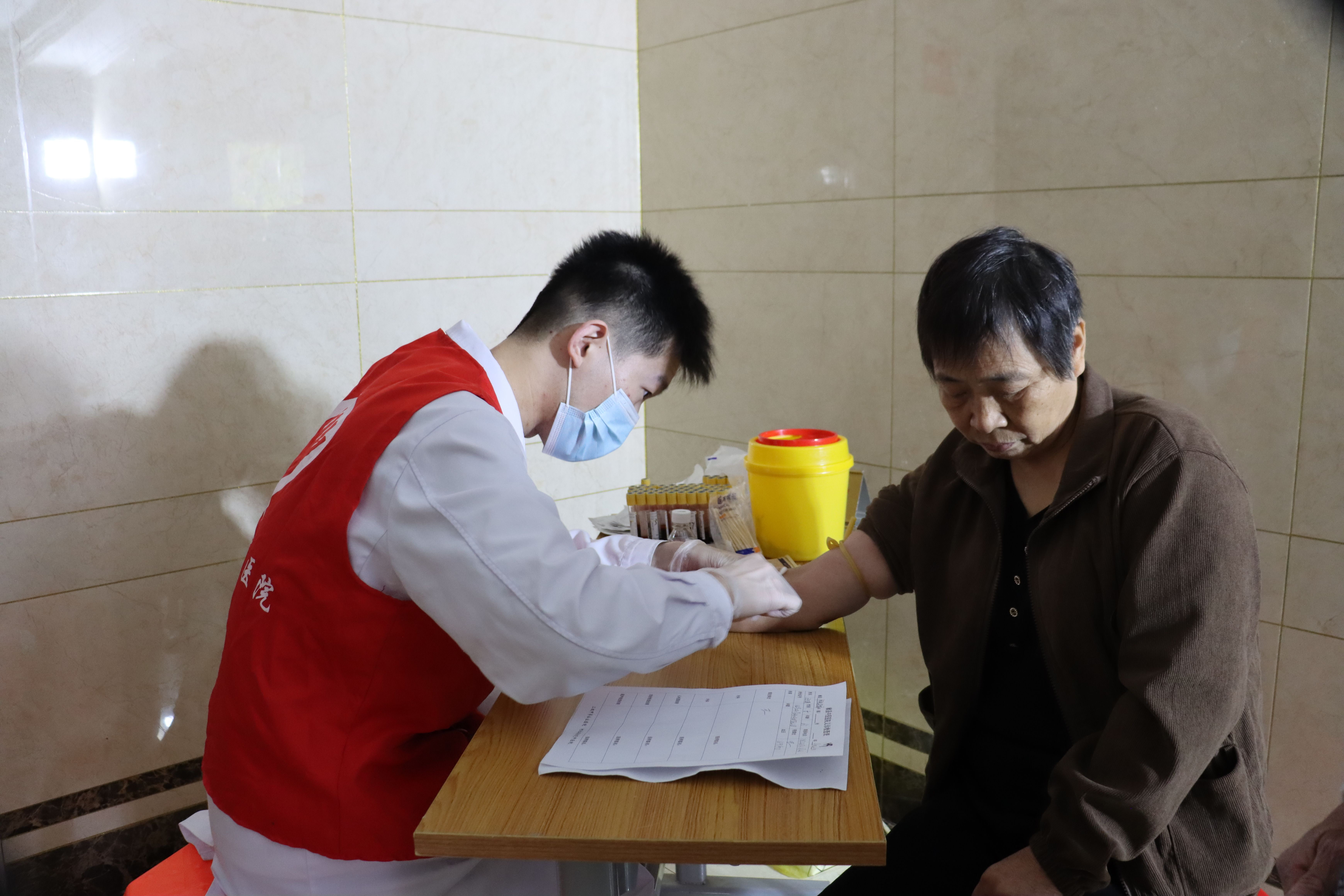 河北献县：爱心义诊行 健康零距离_fororder_河北献县：爱心义诊行 健康零距离