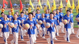 青春赛场展风采 体育赋能育新人 遵化市2026年中小学生春季运动会开幕