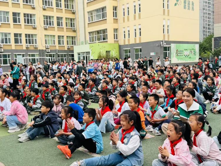 河北梆子进校园 非遗薪火润童心_fororder_微信图片_20250508111654