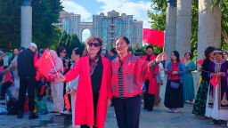 石家庄市新华区：载歌载舞迎华诞 光影变迁颂盛世