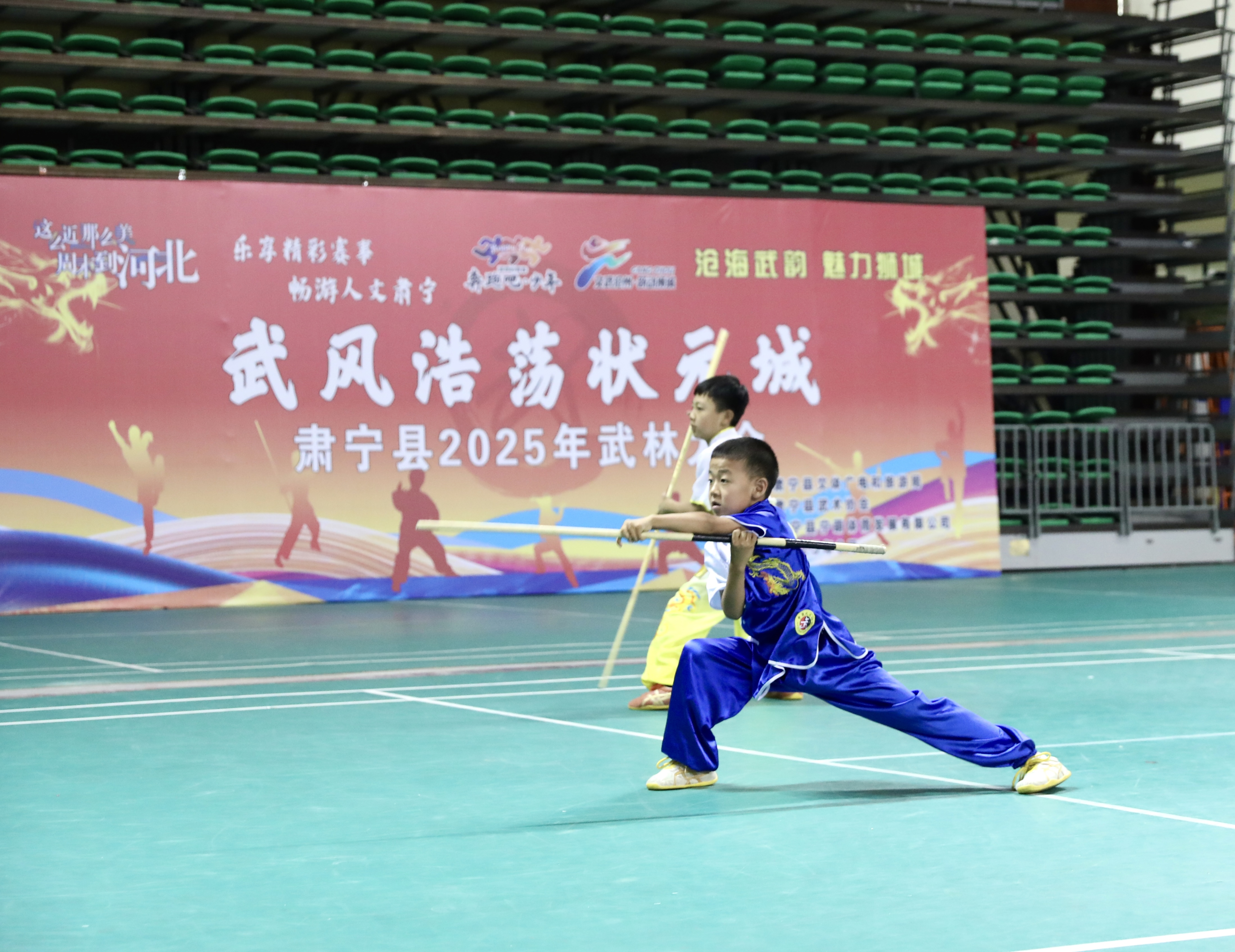 河北肃宁：300余名武术爱好者云集秀“绝活儿”_fororder_河北肃宁：300余名武术爱好者云集秀“绝活儿”3