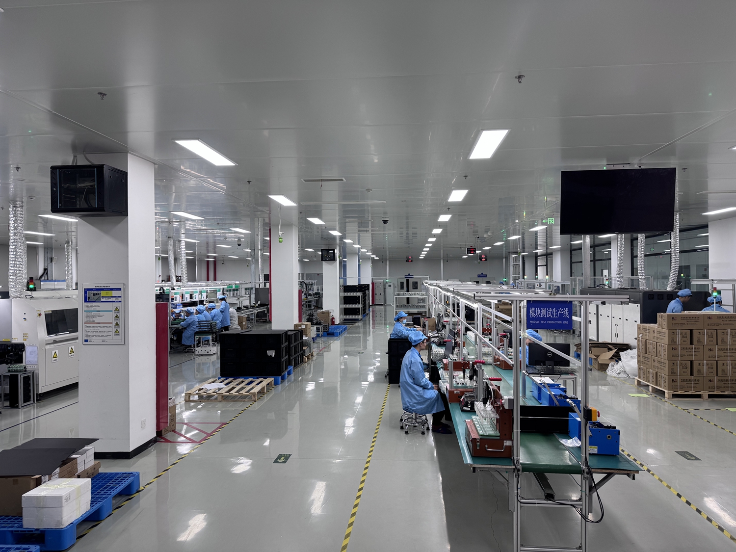 图片默认标题_fororder_兆微软件生产车间 摄影 张晗
