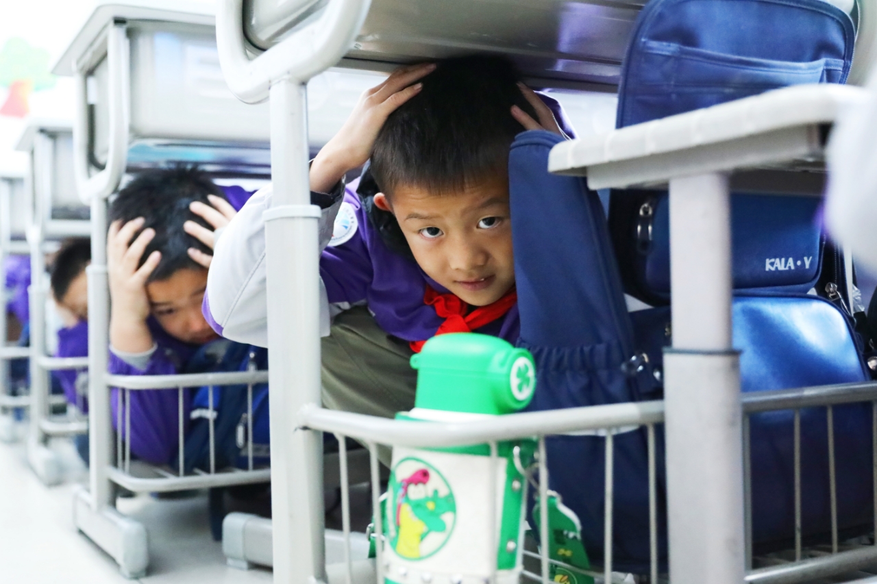 河北张家口:应急演练进校园_fororder_b49b9c6e6d595e5610c8fddf1eb26760