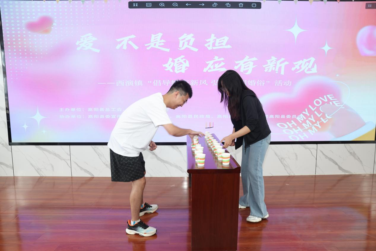 河北高阳：浓情金婚别样美 移风易俗润心田_fororder_图片3