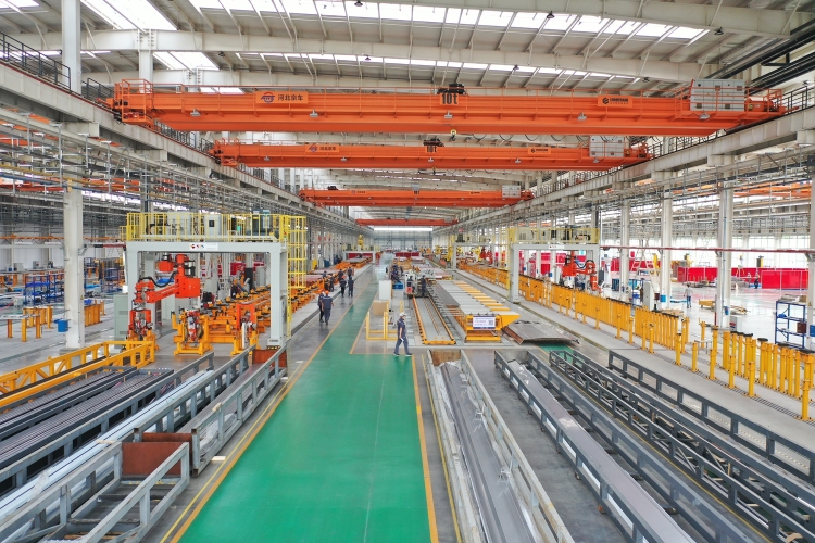 保定市满城区4家企业获评“市级工业设计中心”_fororder_河北京车生产车间 摄影 高佳琪