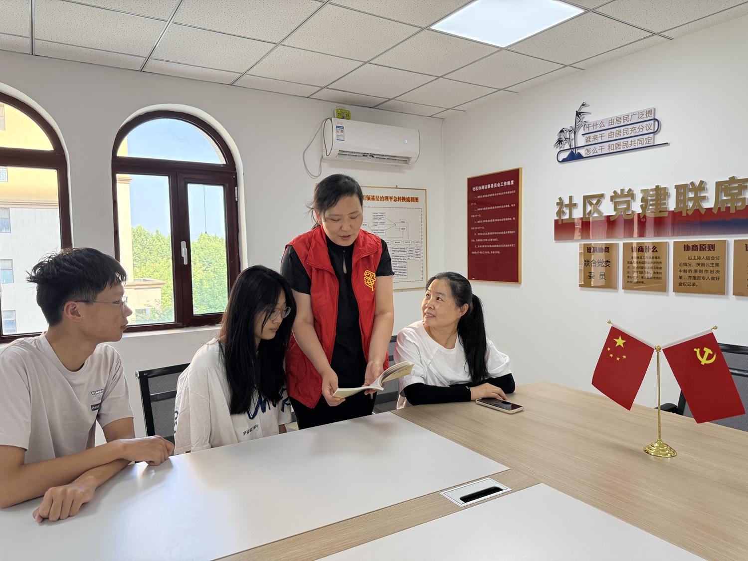 图片默认标题_fororder_社区开展学习教育活动 摄影 单媛媛