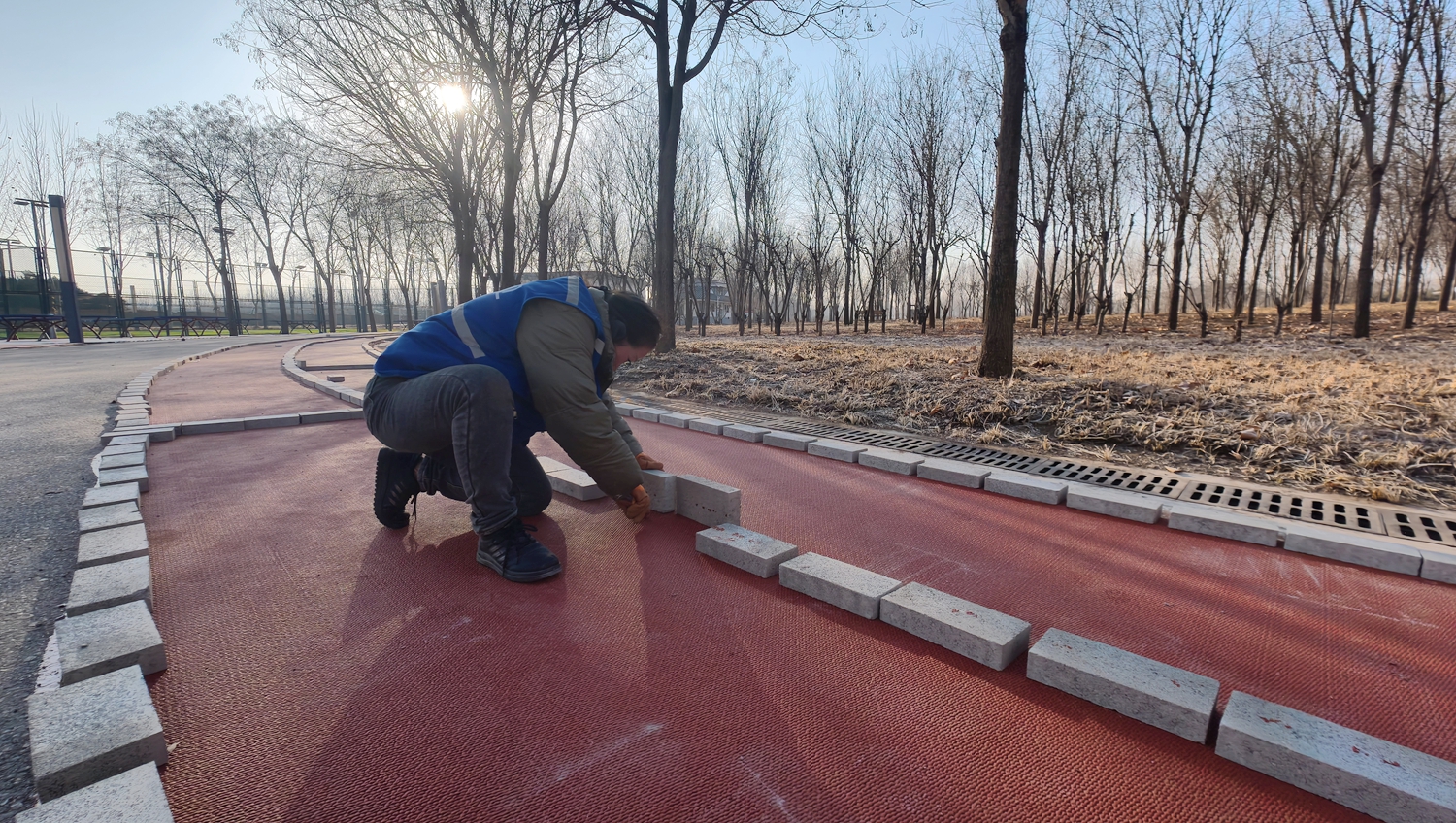 保定市满城区：健康步道 “扩容焕新” 健身体验再升级_fororder_满城区复兴公园内健康步道升级改造中 摄影 康胜