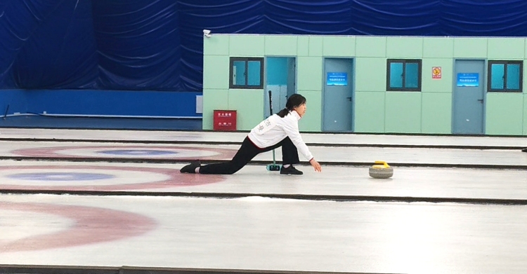 保定博野：冰壶赛场摘金夺银 点燃冰雪运动热潮_fororder_4