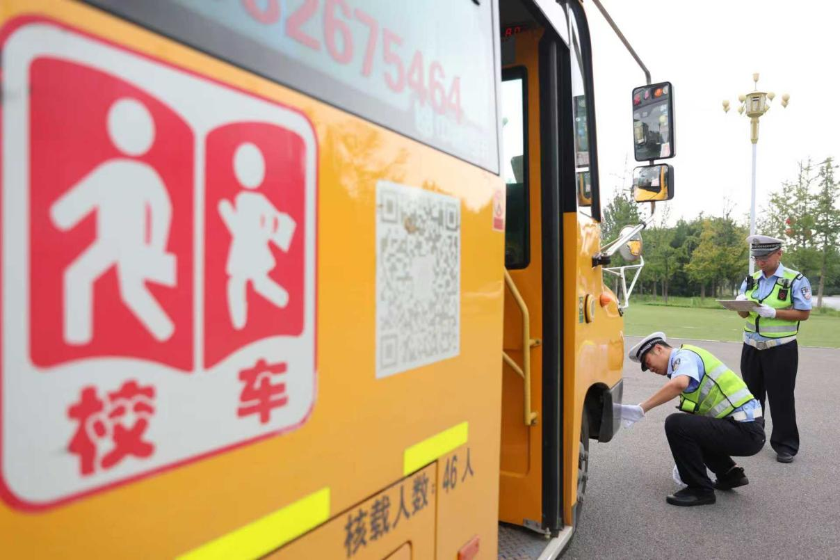 石家庄市鹿泉区：开学前 校车 “赶考” 安全关_fororder_图片4